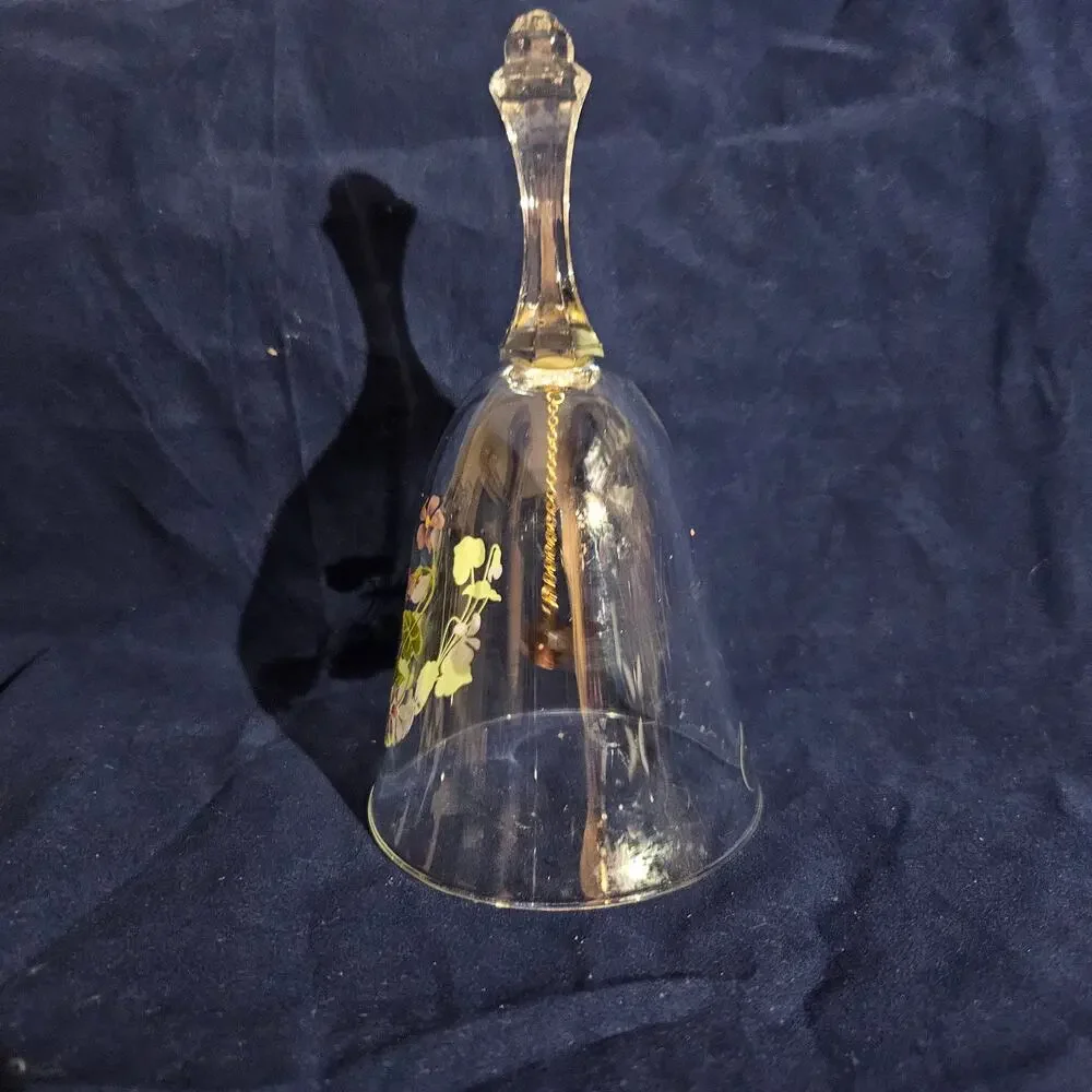 Beautiful Collectible Morning Glory Avon 24% Lead Crystal Glass Ball